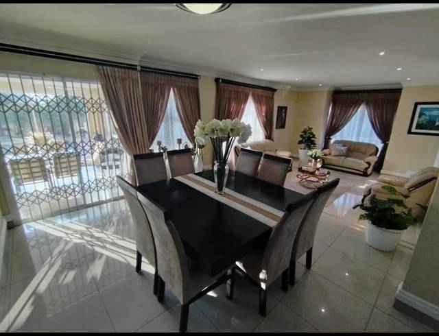 6 BEDROOM HOUSE FOR SALE IN SOMERSET PARK